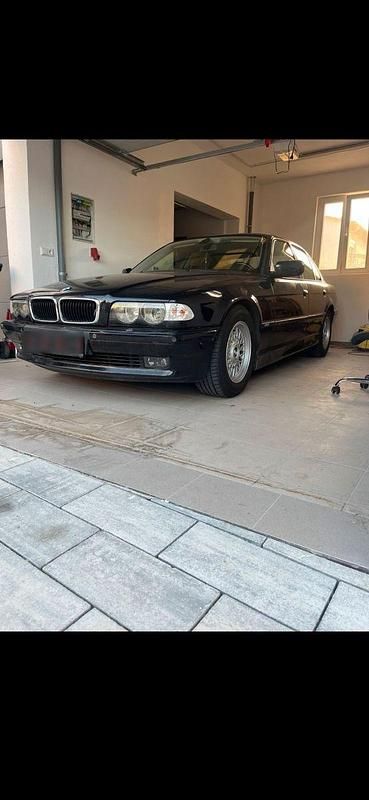Gebraucht BMW 740 245 PS (180 kW) 2001 Schwarz Limousine