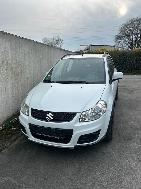 Gebraucht Suzuki SX4 120 PS (88 kW) 2011 Weiß Kleinwagen
