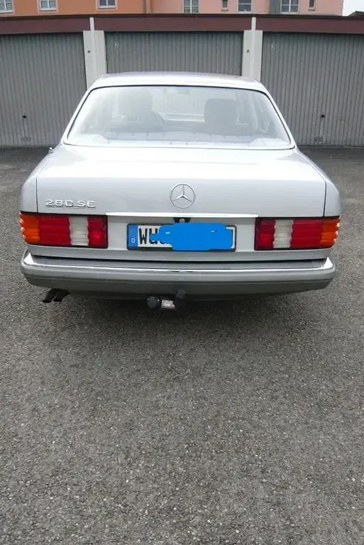 Gebraucht Mercedes 280 185 PS (136 kW) 1981 Silber Limousine