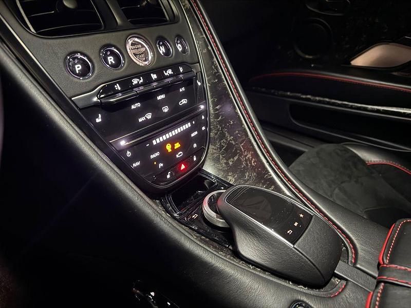 Schwarz Gebraucht 2019 Aston Martin DBS Coupé | 225.000 € (Fairer Preis) - Bild 1/4