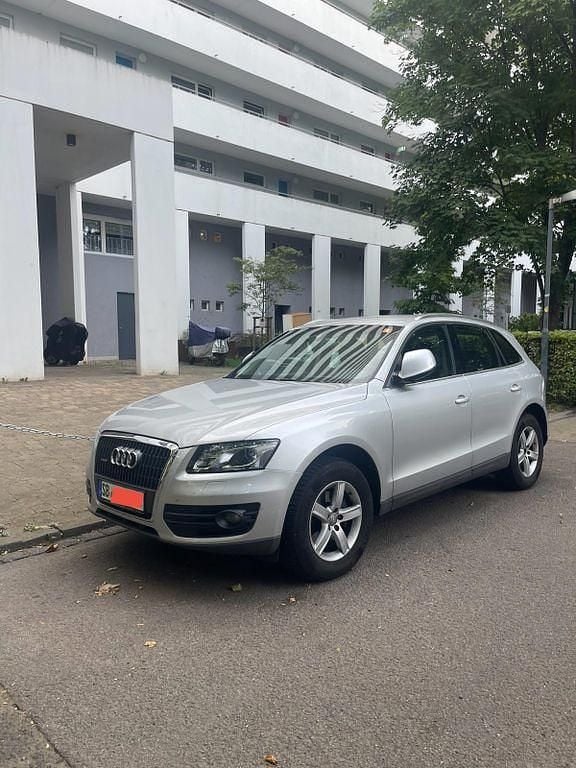 Grau Gebraucht 2012 Audi Q5 SUV | 12.800 € (Fairer Preis) - Bild 1/4