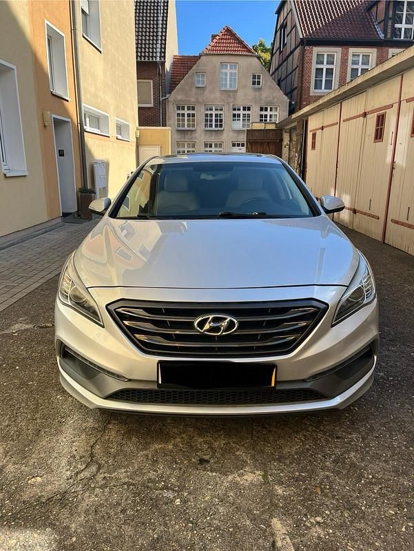 Silber Gebraucht 2016 Hyundai Sonata Edition Limousine | 9.800 € - Bild 1/4