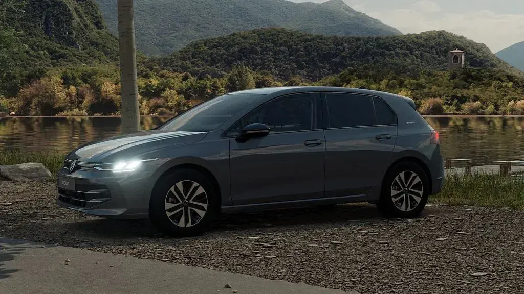 Gebraucht VW Golf VIII 150 PS (110 kW) 2025 Grau Limousine
