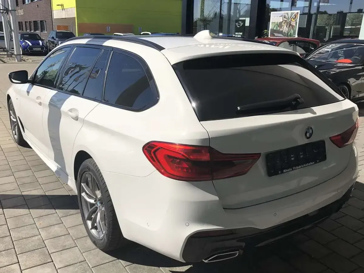 Gebraucht BMW 520 M Sport 184 PS (135 kW) 2018 Weiß Kombi