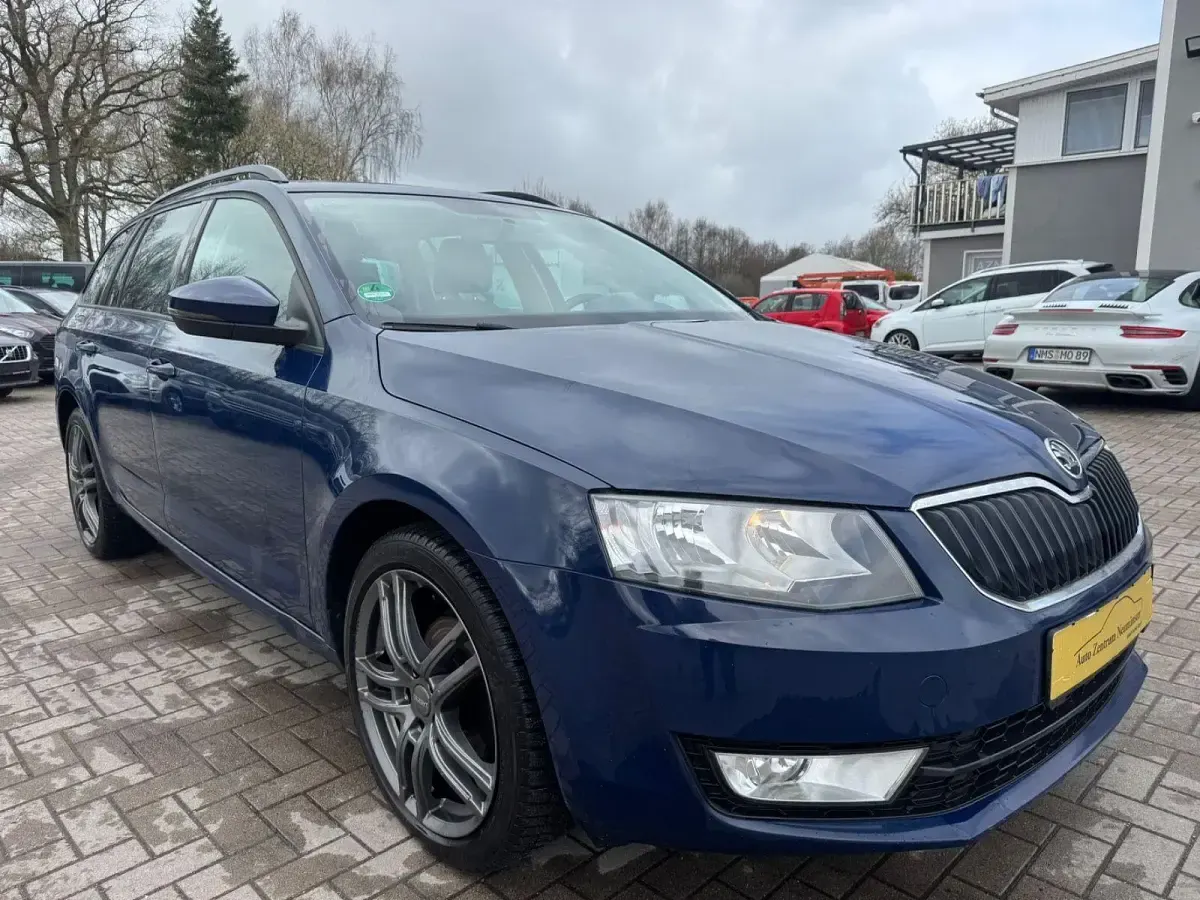 Używany Skoda Octavia Ambition 110 KM (80 kW) 2015 Niebieski Hatchback