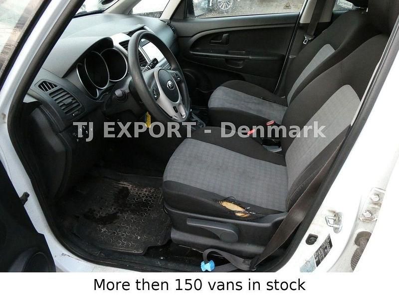 Gebraucht Kia Venga Attract 90 PS (66 kW) 2018 Weiß Kleinwagen