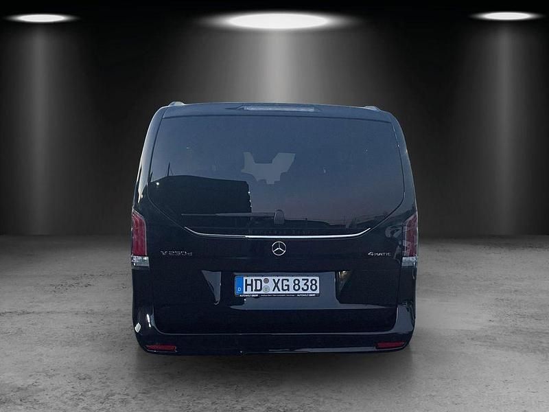 Gebraucht Mercedes V250 Style 190 PS (139 kW) 2025 Schwarz Van / Kleinbus