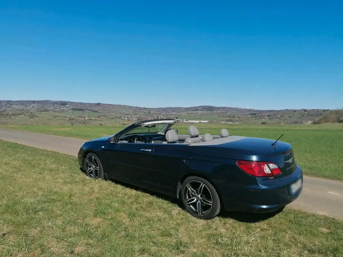 Usado Chrysler Sebring Cabriolet 140 CV (102 kW) 2007 Azul Descapotable
