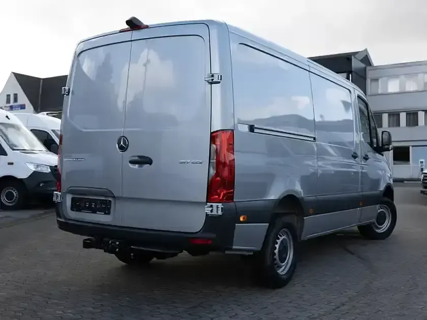 Occasion Mercedes Sprinter 170 ch (125 kW) 2025 Argent Van
