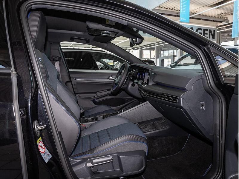 Gebraucht VW Golf VIII R 320 PS (235 kW) 2022 Schwarz / deep black (metallic) Kombi