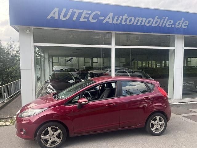 Rot, metallic Gebraucht 2009 Ford Fiesta Kleinwagen | 2.495 € (Guter Preis) - Bild 1/4