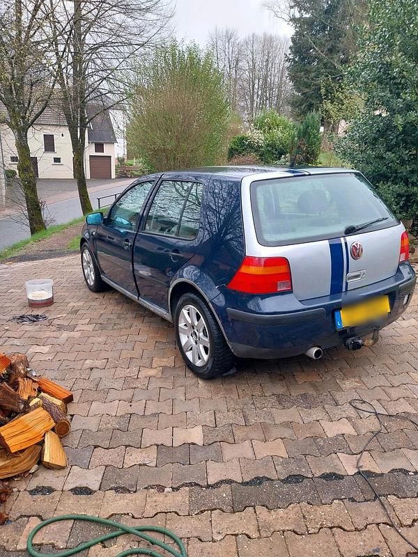 Braun Gebraucht 1997 VW Golf IV Limousine | 700 € (Fairer Preis) - Bild 1/4