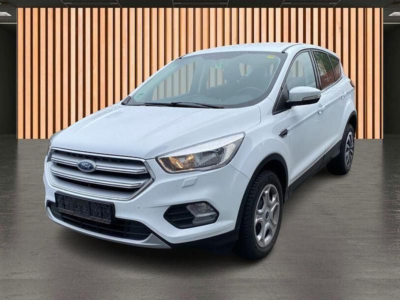 Usado Ford Kuga Trend 120 HP (88 kW) 2019 Branco SUV