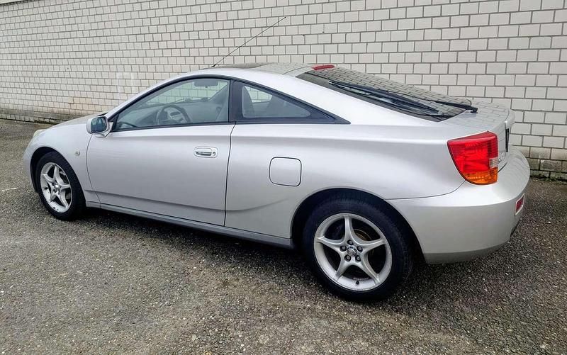 Gebraucht Toyota Celica 143 PS (105 kW) 2000 Silber Coupé