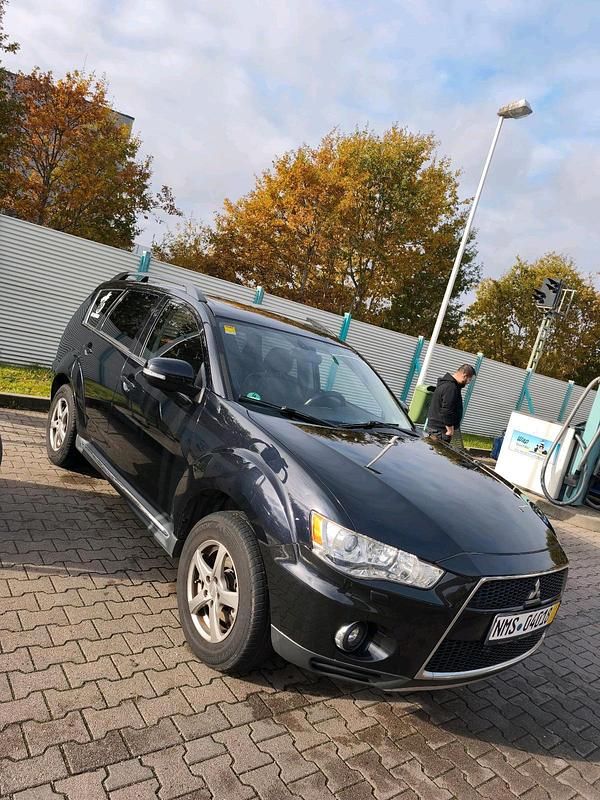 Gebraucht Mitsubishi Outlander Instyle 177 PS (130 kW) 2011 Schwarz SUV