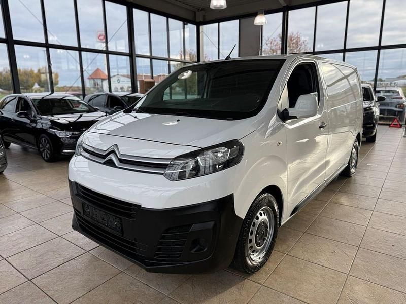 Weiß Gebraucht 2017 Citroën Jumpy Profi Van / Kleinbus | 10.980 € (Fairer Preis) - Bild 1/4