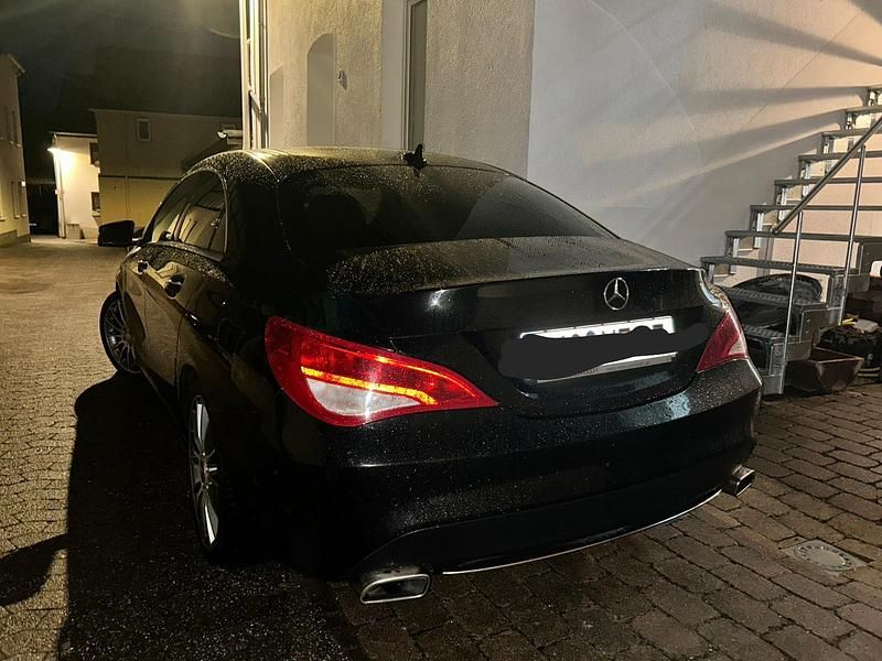 Gebraucht Mercedes CLA220 170 PS (125 kW) 2014 Schwarz Limousine
