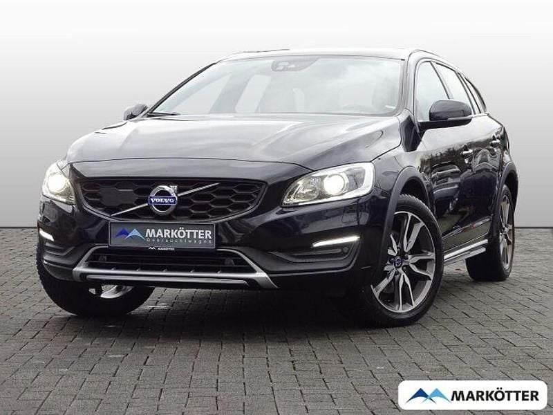 Gebraucht Volvo V60 CC Summum 190 PS (139 kW) 2016 Schwarz Kombi