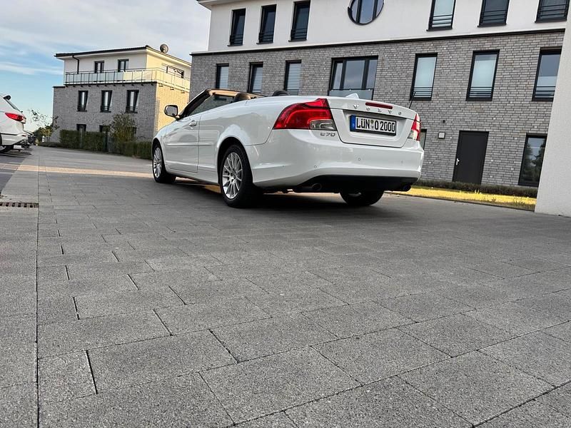 Weiß Gebraucht 2011 Volvo C70 Cabrio | 11.750 € (Fairer Preis) - Bild 1/4