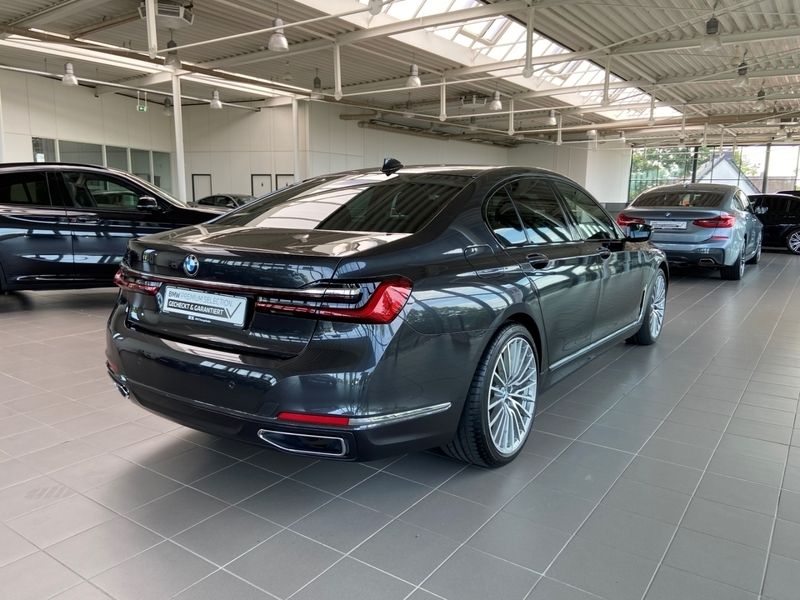 Gebraucht BMW 745e Shadowline 394 PS (289 kW) 2019 Grau Limousine