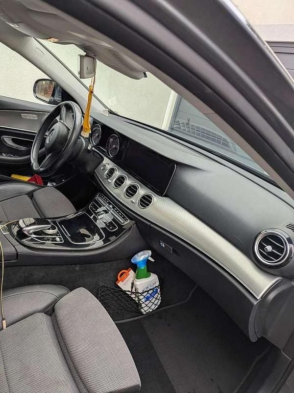 Gebraucht Mercedes E220 Exclusive 194 PS (142 kW) 2018 Grau Kombi