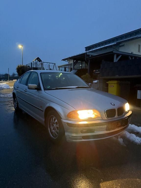Silber Gebraucht 2000 BMW 323 Limousine | 1.200 € (Superpreis) - Bild 1/4