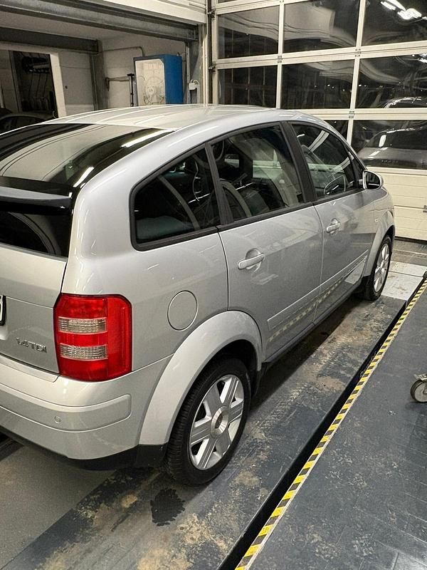 Gebraucht Audi A2 Basis 75 PS (55 kW) 2003 Silber Kleinwagen