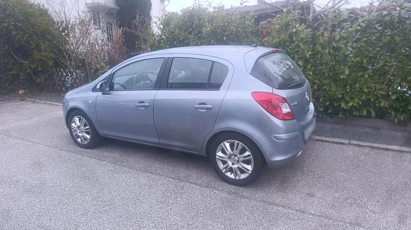 Gebraucht Opel Corsa 90 PS (66 kW) 2009 Grau Kleinwagen
