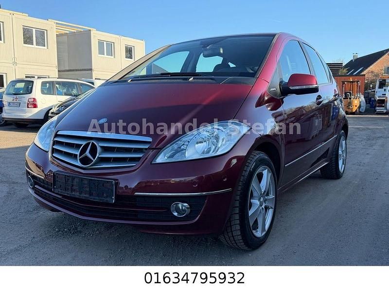 Gebraucht Mercedes A200 136 PS (100 kW) 2008 Rot Limousine