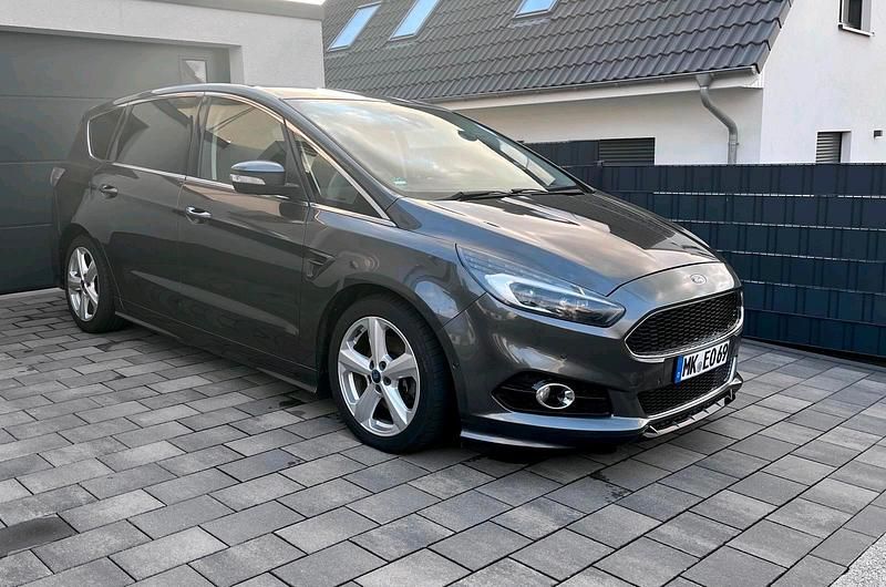Grau Gebraucht 2015 Ford S-MAX ST-Line Van / Kleinbus | 14.000 € (Teuer) - Bild 1/4