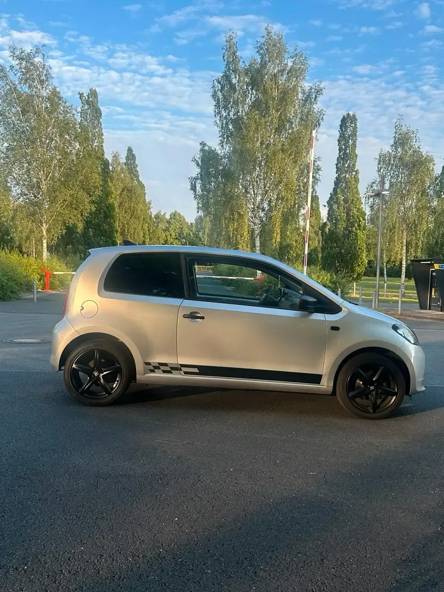 Gebraucht Skoda Citigo 60 PS (44 kW) 2015 Silber Kleinwagen