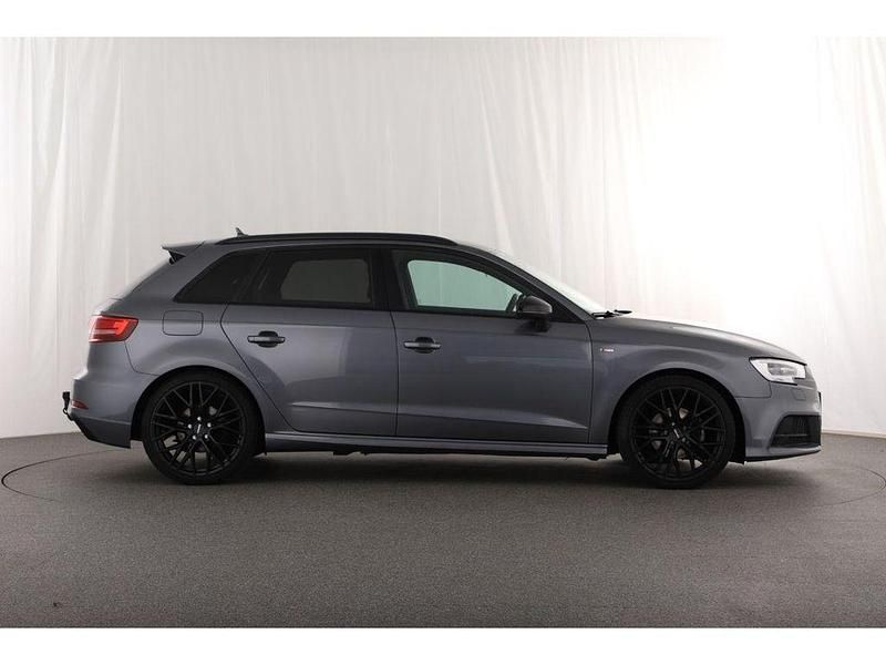 Gebraucht Audi A3 Sportback S-Line 150 PS (110 kW) 2018 Grau Kleinwagen