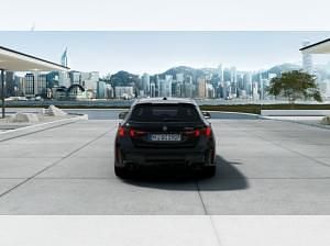 Neu BMW M135 300 PS (220 kW) 2026 Schwarz (saphirschwarz metallic) Kleinwagen