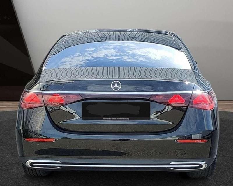 Gebraucht Mercedes E200 204 PS (150 kW) 2024 Schwarz Limousine