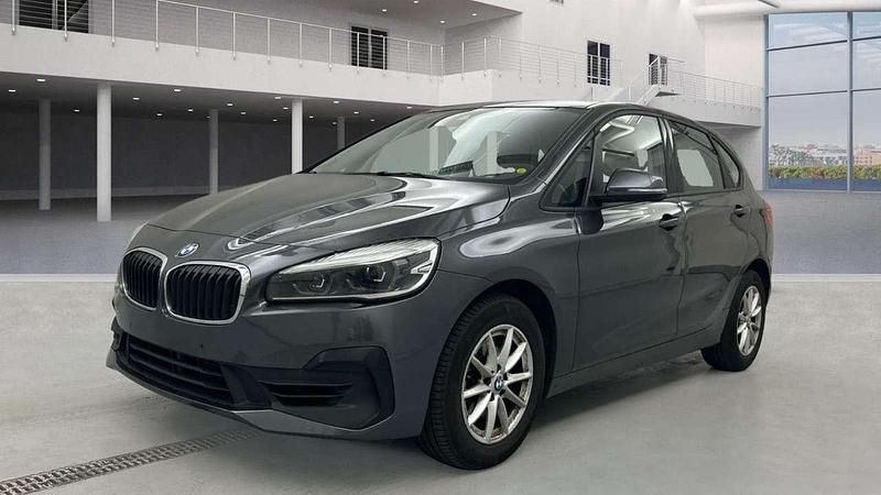 Mineralgrau Gebraucht 2020 BMW 218 Active Tourer Advantage Van / Kleinbus | 12.999 € (Guter Preis) - Bild 1/4