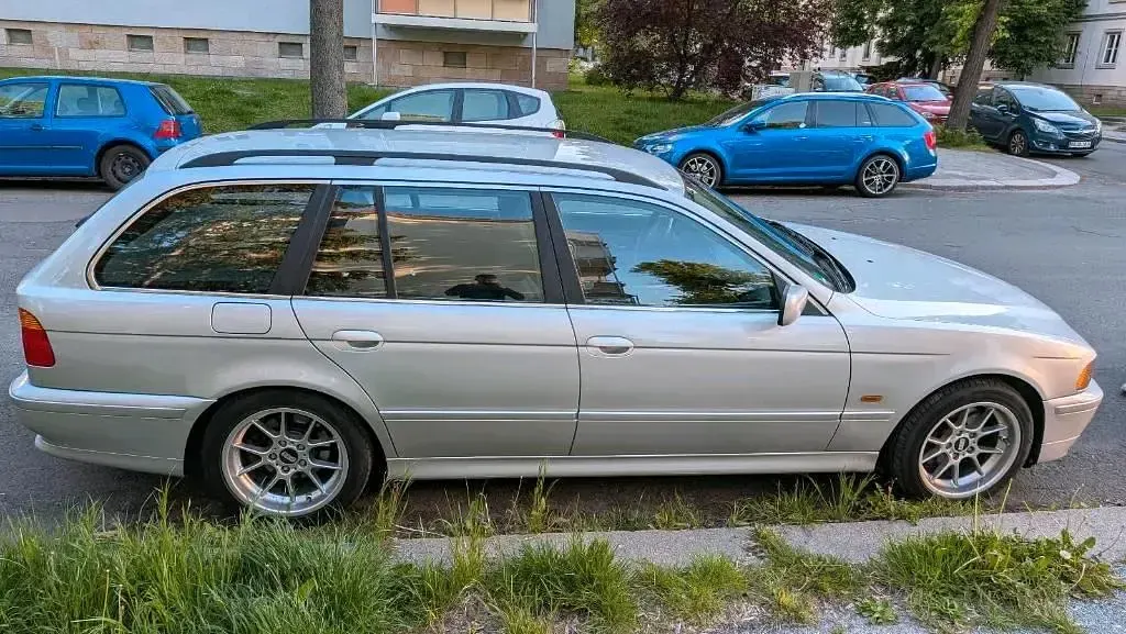 Gebraucht BMW 530 239 PS (175 kW) 2002 Grau Kombi