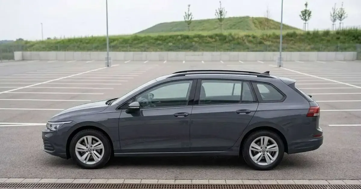 Gebraucht VW Golf VIII 116 PS (85 kW) 2022 Grau Kombi