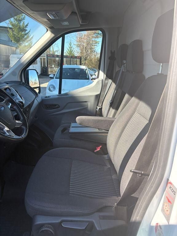 Second-hand Ford Transit 170 CP (125 kW) 2018 Alb Monovolum