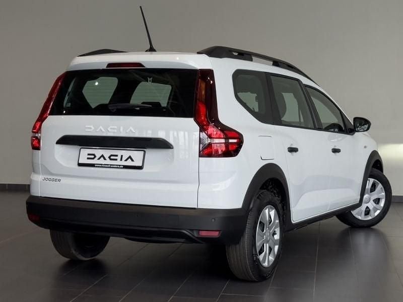 Gebraucht Dacia Jogger Essentiel 101 PS (74 kW) 2024 Weiß Van / Kleinbus
