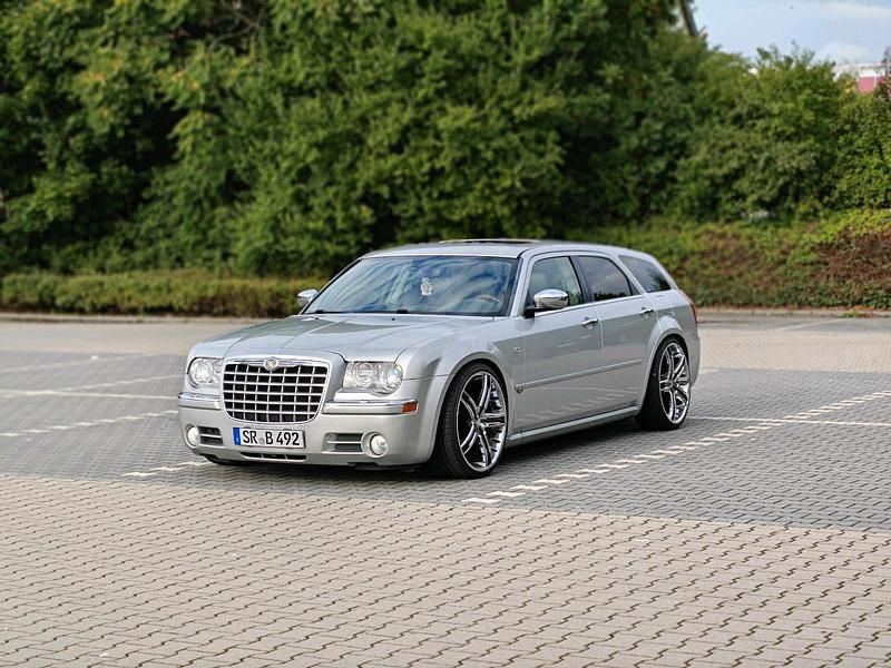 Silber Gebraucht 2006 Chrysler 300C Touring Kombi | 3.799 € (Fairer Preis) - Bild 1/4