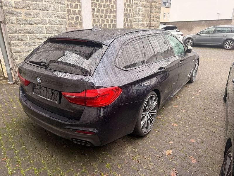 Gebraucht BMW 550 M Sport 400 PS (294 kW) 2019 Carbonschwarz Kombi