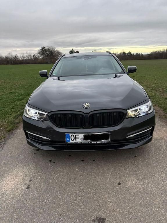 Gebraucht BMW 520 190 PS (139 kW) 2017 Grau Kombi