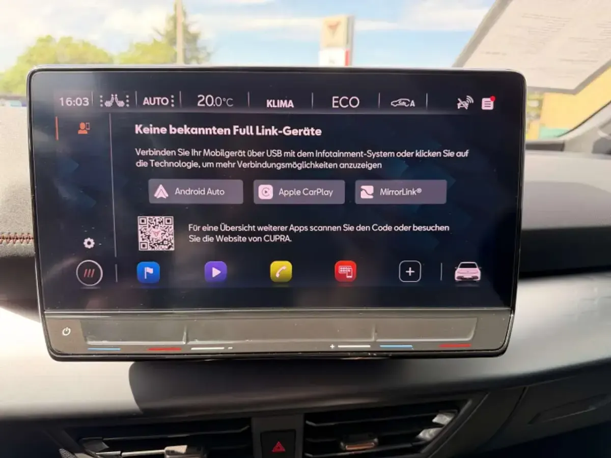 Gebraucht Cupra Born 69 kW (95 PS) 2022 Geysirsilber Kleinwagen