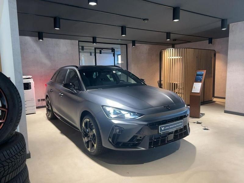 Neu Cupra Leon VZ 333 PS (244 kW) 2026 Grau Limousine