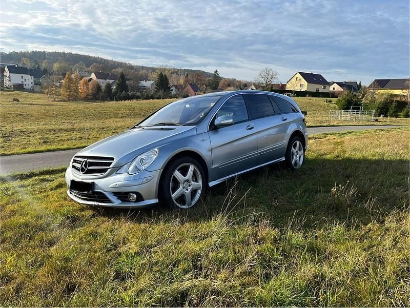 Blau Gebraucht 2007 Mercedes R63 AMG AMG Van / Kleinbus | 26.000 € - Bild 1/4