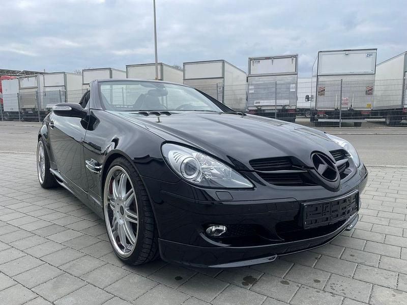 Schwarz Gebraucht 2007 Mercedes SLK350 Cabrio | 27.599 € - Bild 1/4
