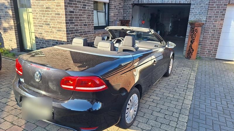 Usata VW Eos 120 CV (88 kW) 2013 Nero Cabrio