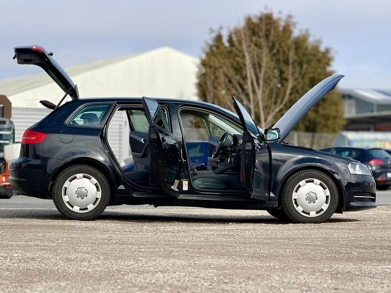 Gebraucht Audi A3 105 PS (77 kW) 2011 Schwarz Kleinwagen