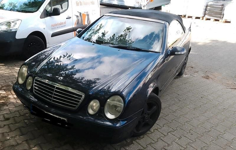 Blau Gebraucht 2001 Mercedes CLK230 Cabrio | 2.200 € (Superpreis) - Bild 1/4