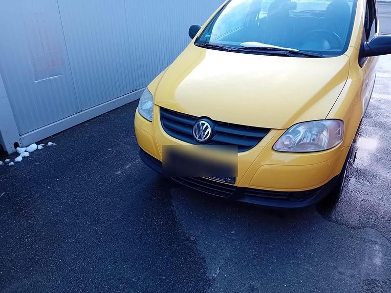 Gelb Gebraucht 2005 VW Fox Kleinwagen | 890 € (Superpreis) - Bild 1/4